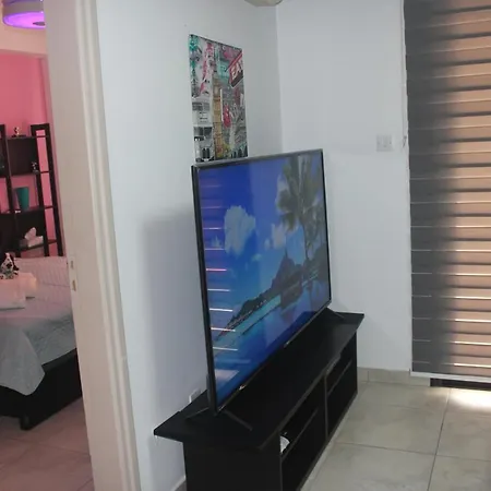 Marina Court Flat 아파트 라르나카