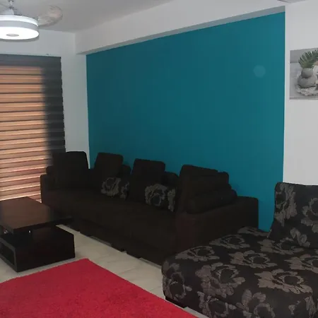 Marina Court Flat 아파트 라르나카