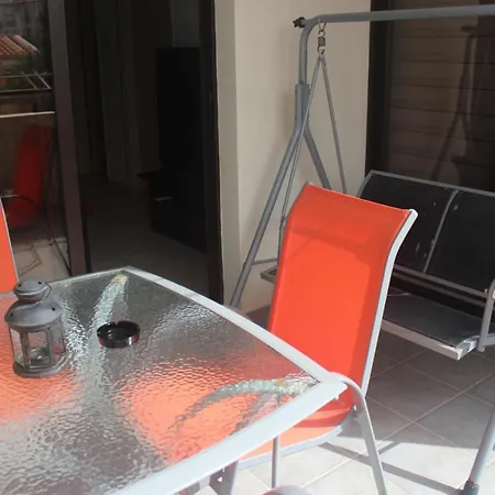 Marina Court Flat *