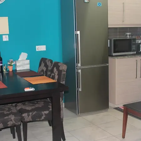 Marina Court Flat Διαμέρισμα *