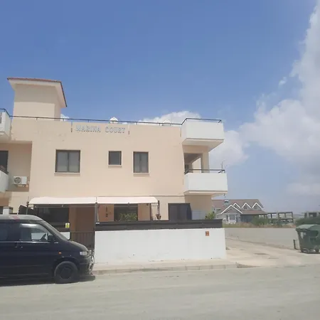 Marina Court Holiday Flat *