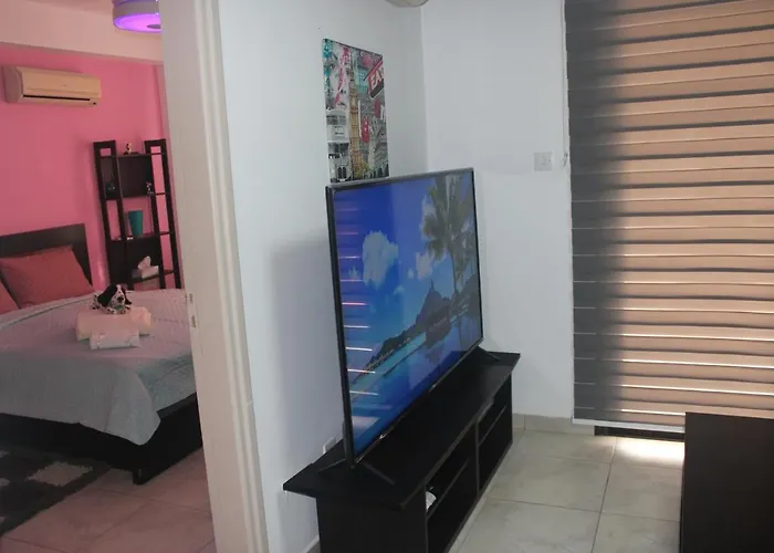 Marina Court Flat Daire Larnaca