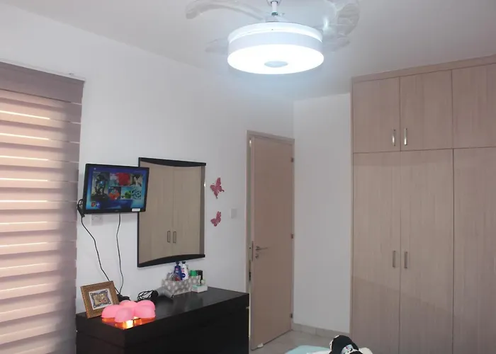 Marina Court Flat Larnaca