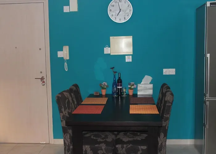 Marina Court Flat Larnaca