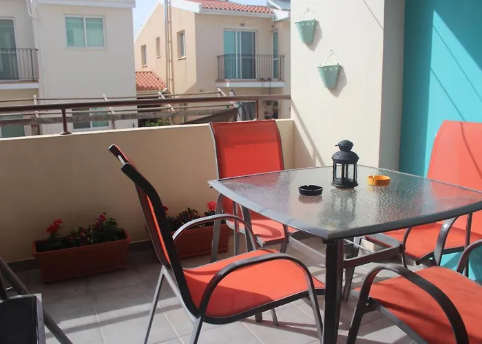 Daire Marina Court Flat Larnaca